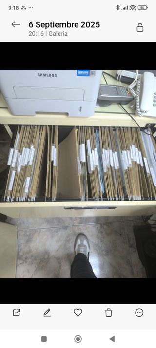 3 Muebles de oficina beige y plateado,con archivad