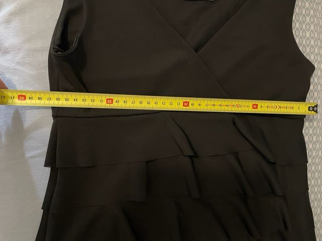 Abito Nadine nero con balze