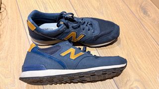 New Balance 996 Azul Marino y Dorado