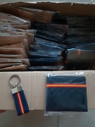 Llavero y cartera España