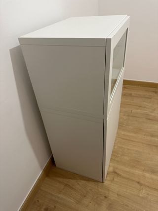 Vitrina IKEA Blanca con Puerta de Cristal