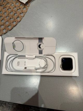 Apple Watch SE 40mm Correa Crema