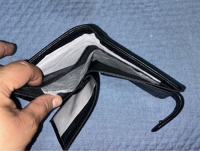 Billetera de hombre negra