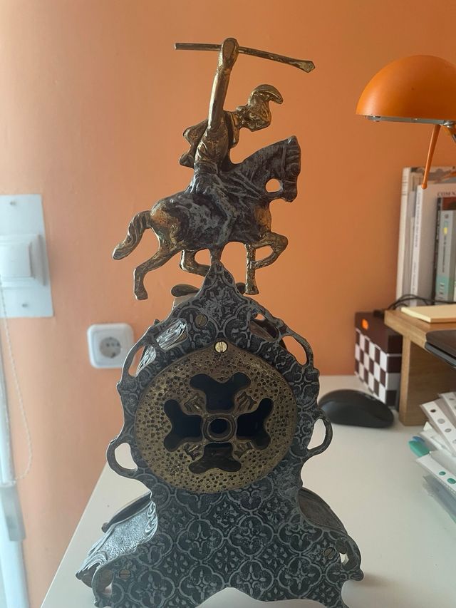 Reloj de sobremesa decorativo