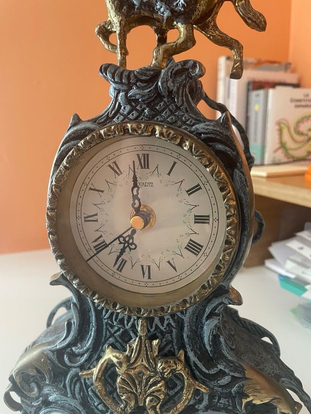 Reloj de sobremesa decorativo