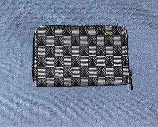 Monedero Guess Negro y Blanco