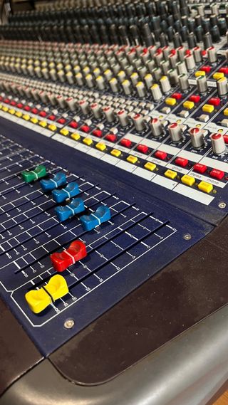 Mesa de Mezclas Midas Venice F32