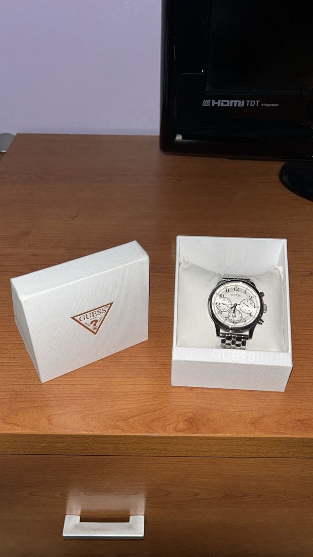 Reloj Guess Plateado