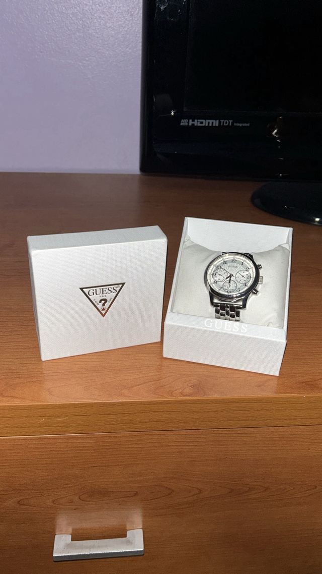 Reloj Guess Plateado