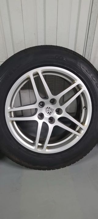 Ruedas originales Porsche con neumáticos 18 pulgad