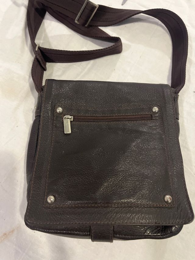 Bolso de piel marrón