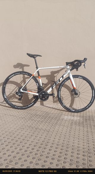 Bicicleta de carretera Felt Rally