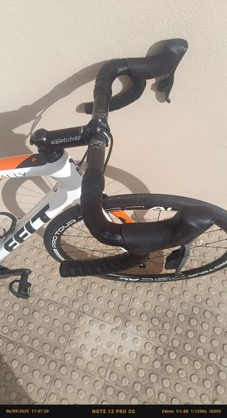 Bicicleta de carretera Felt Rally