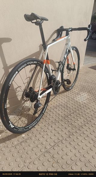 Bicicleta de carretera Felt Rally