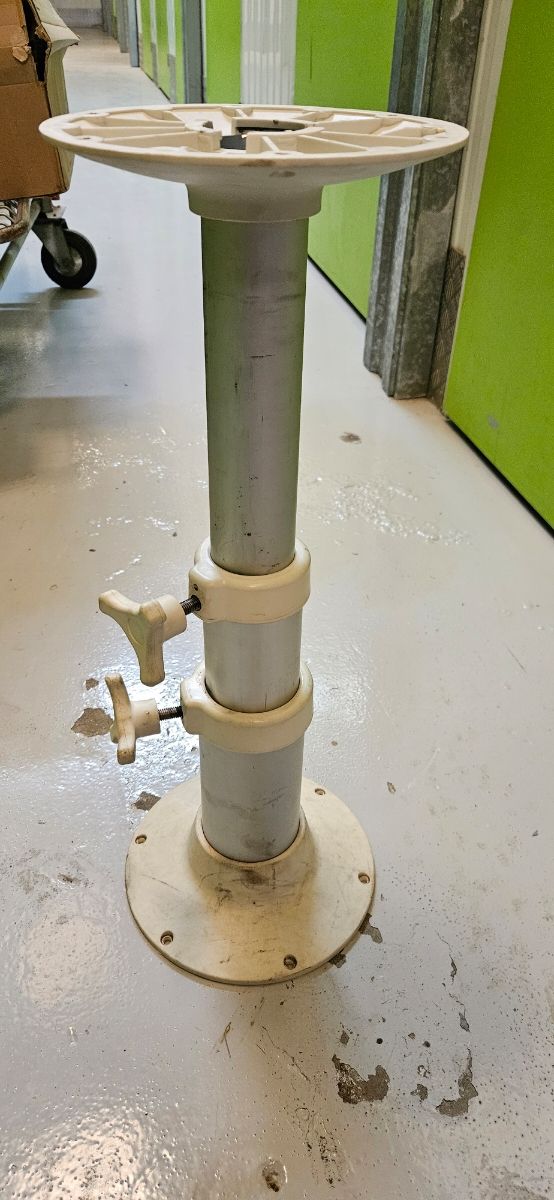 Pata regulable furgoneta camper