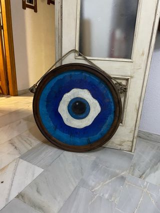 Marco redondo madera antiguo sin espejo mudanza