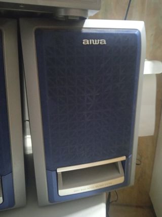 MINICADENA MARCA AIWA MODELO XR-EM71 COLOR GRIS