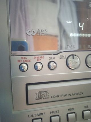 MINICADENA MARCA AIWA MODELO XR-EM71 COLOR GRIS