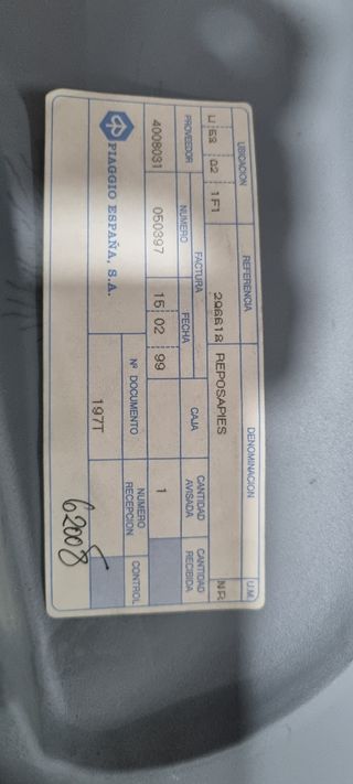 Posapies izquierdo piaggio skipper 1995