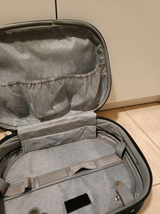 Maletín neceser de viaje verde