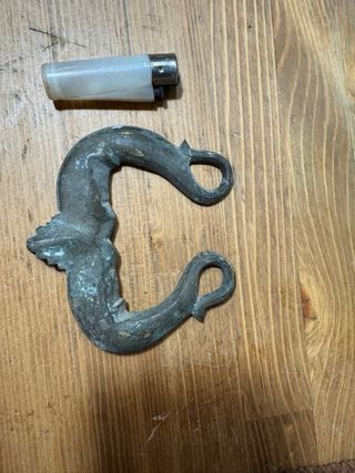 Llamador de puerta antiguo de bronce siglo XIX