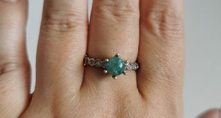 Anillo Esmeralda con mica, Ajustable. 