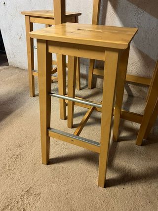 Mesa alta y 3 taburetes madera pino macizos Ikea