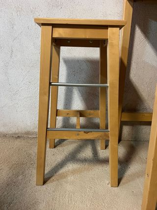 Mesa alta y 3 taburetes madera pino macizos Ikea