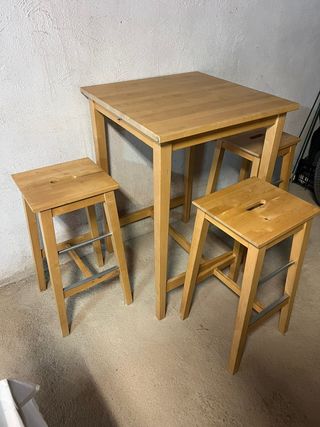 Mesa alta y 3 taburetes madera pino macizos Ikea
