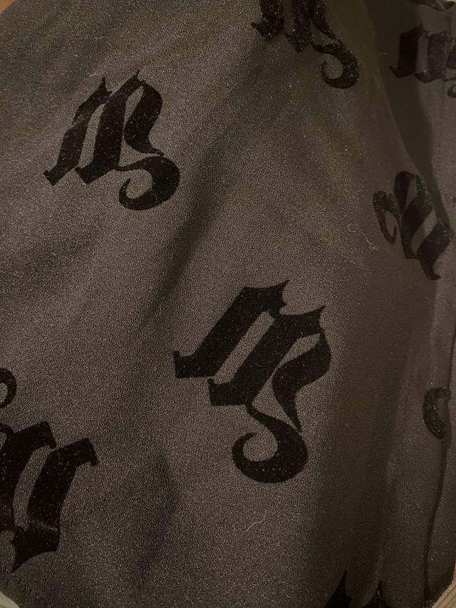 Falda H&M negra con estampado