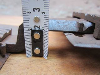 Cerradura antigua muy elaborada, tipo pestillo.