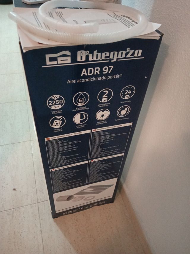 Aire Acondicionado y calefator Portátil Gris y Bla