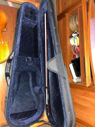 Violín4/4 con funda,brea,almohadilla y cuerdasGDA