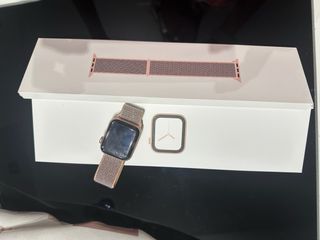 Apple Watch Rosa con Correa Deportiva