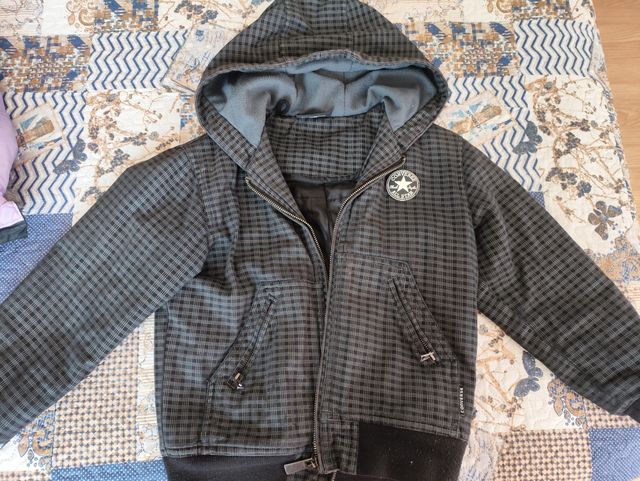 Chaqueta Converse a cuadros con capucha