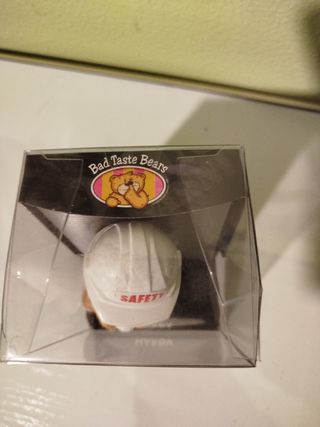 Orsetto Hardy con casco e secchiello