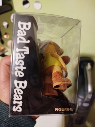 Orsetto Hardy con casco e secchiello