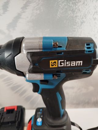 Llave de impacto Gisam con batería y cargador