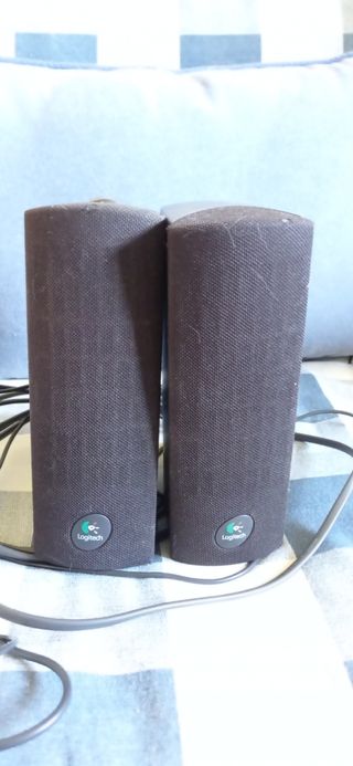 Altavoces Logitech Negros