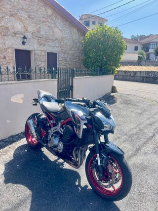 Kawasaki Z900 Full