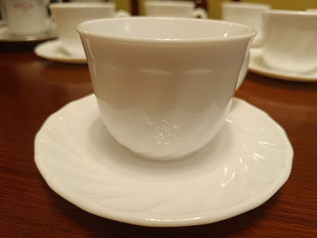 Tazas de café de porcelana blanca