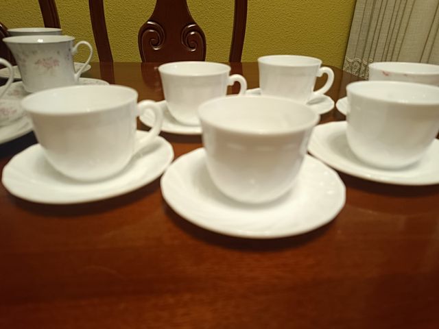 Tazas de café de porcelana blanca
