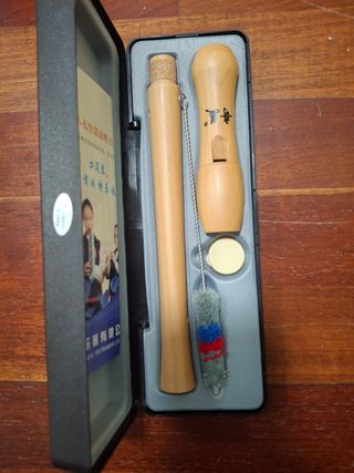 Flauta dulce de madera con estuche y accesorios