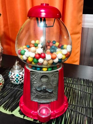 Máquina de chicles dispensadora de metal