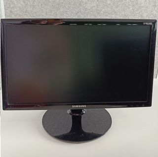 Pantalla Samsung 19 S19D300 Negra