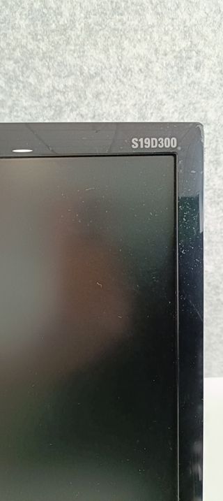 Pantalla Samsung 19 S19D300 Negra