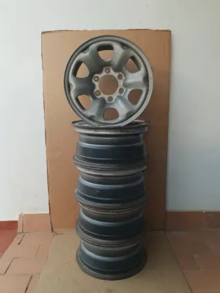 5 LLANTAS TERRANO R 16