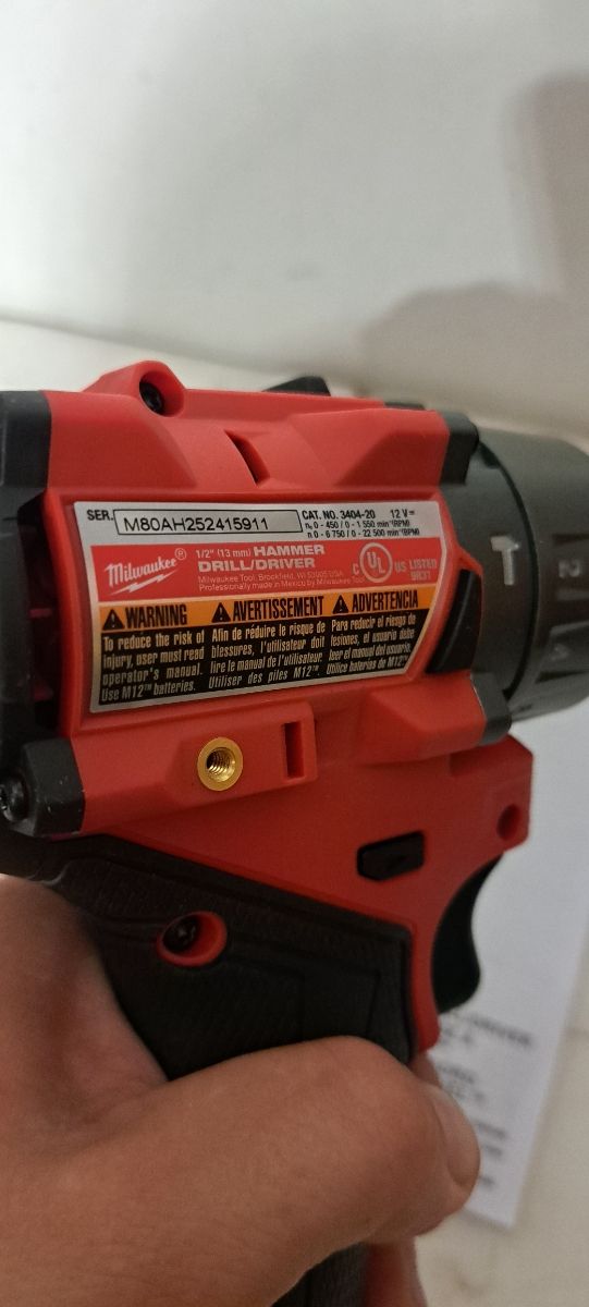 Milwaukee M12 Fuel Atornillador + Impacto