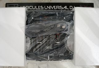 Controladora DJ Hercules Universal DJ
