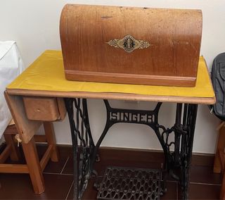 Máquina de coser Singer vintage.